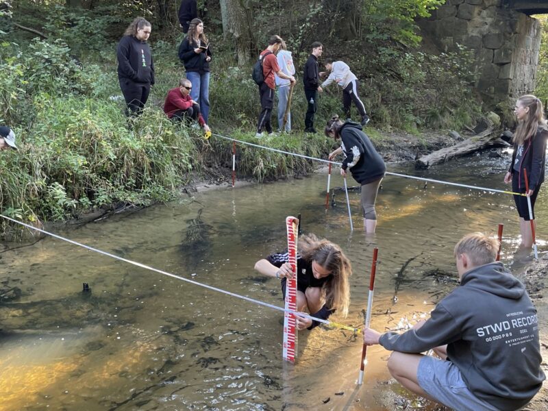 Badania hydrologiczne nad Sąpólną.